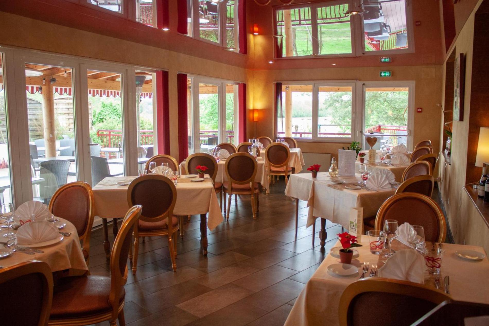 Relais Vosgien - Hotel Restaurant "La Table De Sophia" Saint-Pierremont  Exterior foto